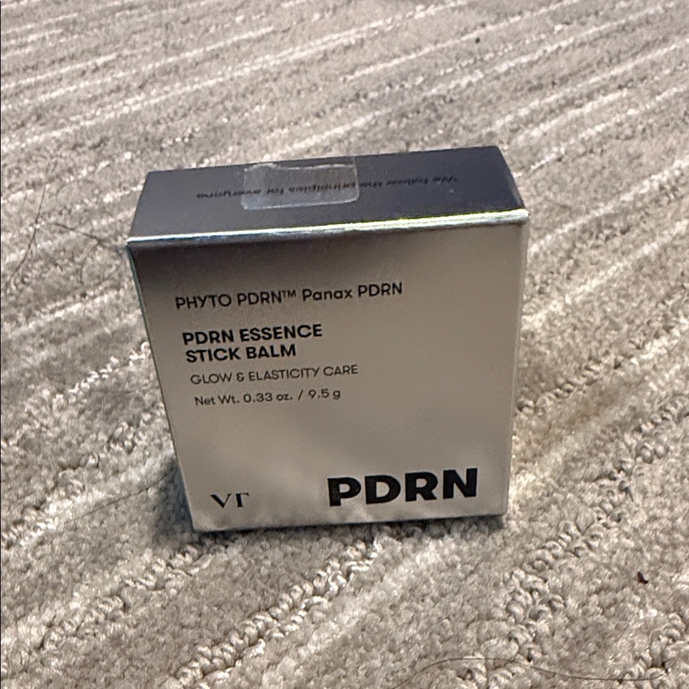 VT PDRN Essence Stick Balm - Silver and White